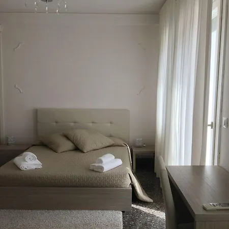 Al Portico Pensión 3*